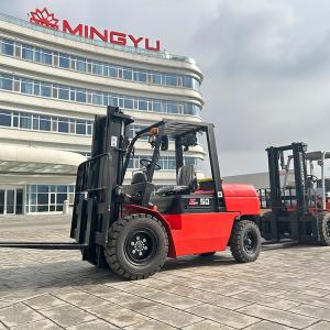 How to Drive a Forklift on a Ramp？