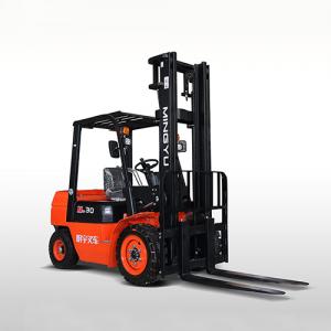 CPC30 diesel forklift